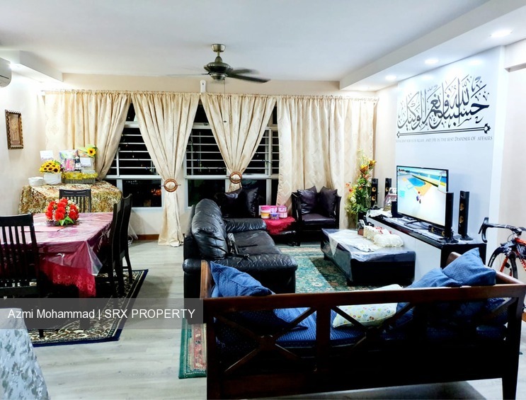 Woodlands Crescent thumbnail photo